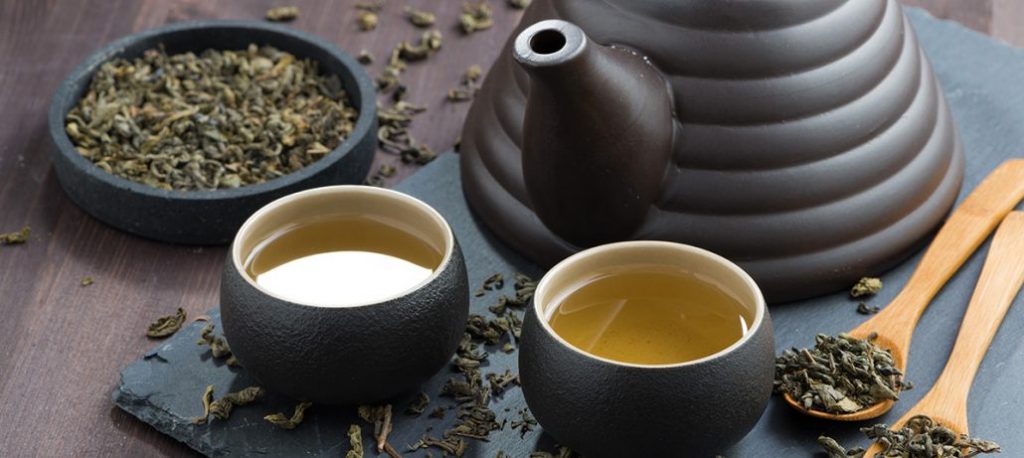 Green and black tea is very important indigrent in order to get rid of foul breath.